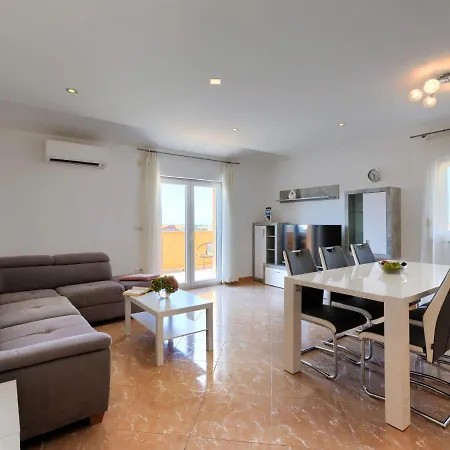 Apartamento Krase By Interhome
