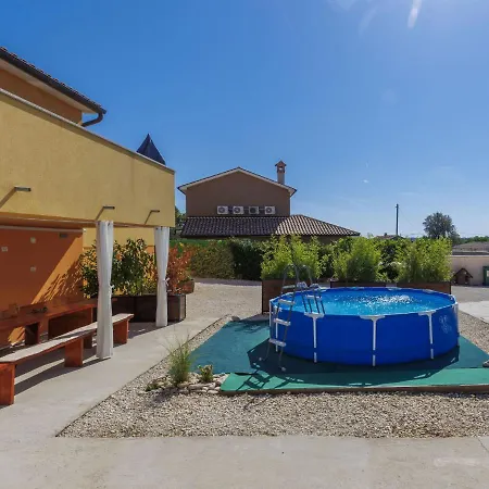 Krase By Interhome Apartamento Pula