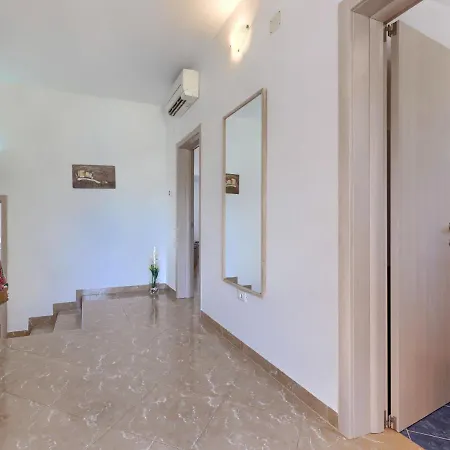 Apartamento Krase By Interhome Pula