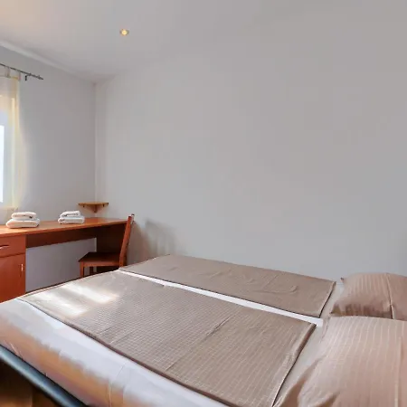 Krase By Interhome Apartamento Pula