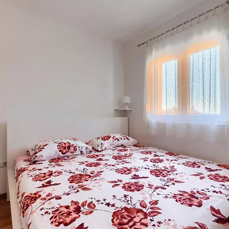 Krase By Interhome Pula